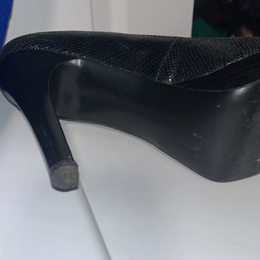 Calvin Klein black Kendall heels - Picture 5 of 5
